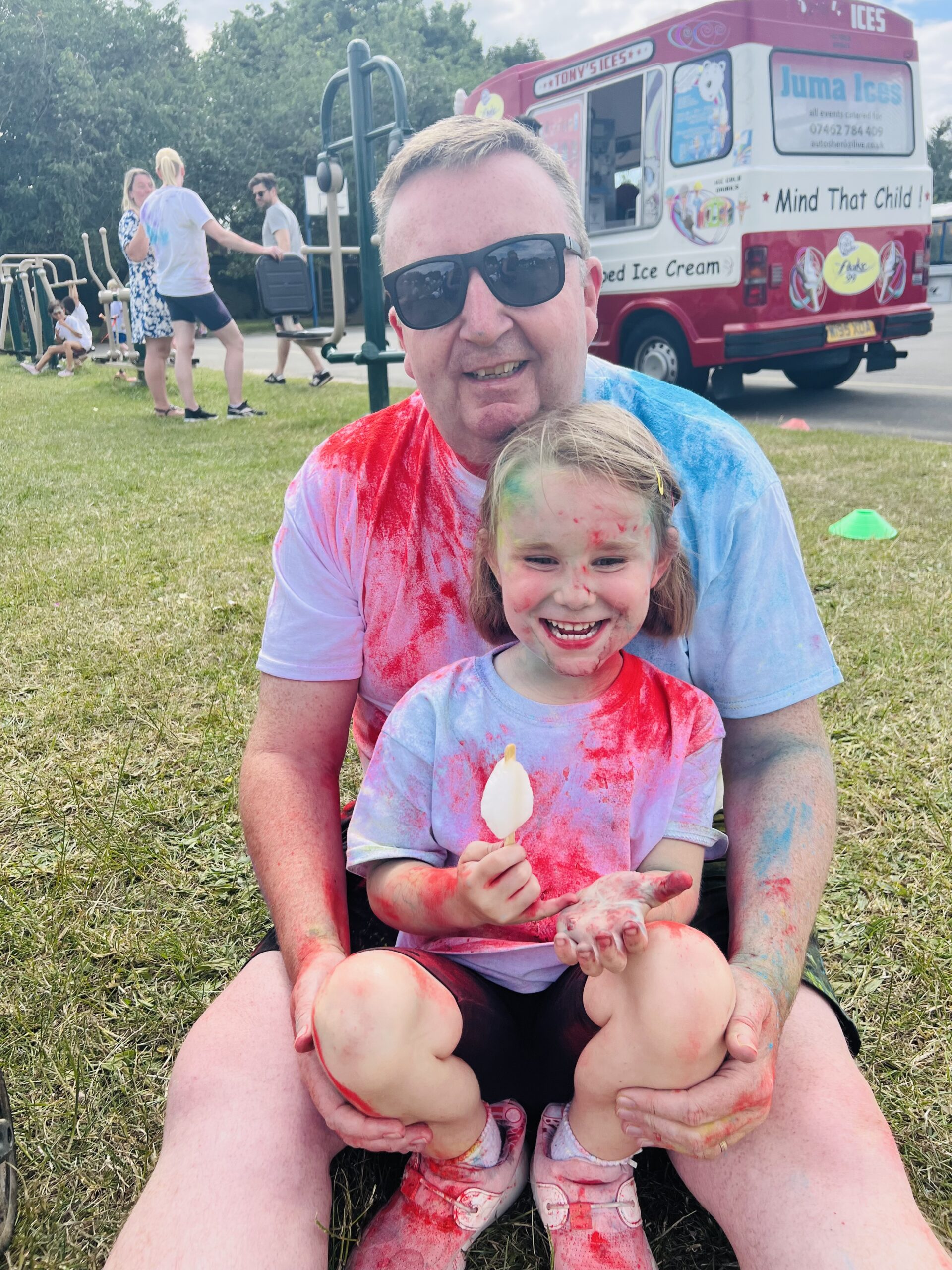 How Wood Primary School Well-Being and Colour Run Day. Photo by Andrea Wright.