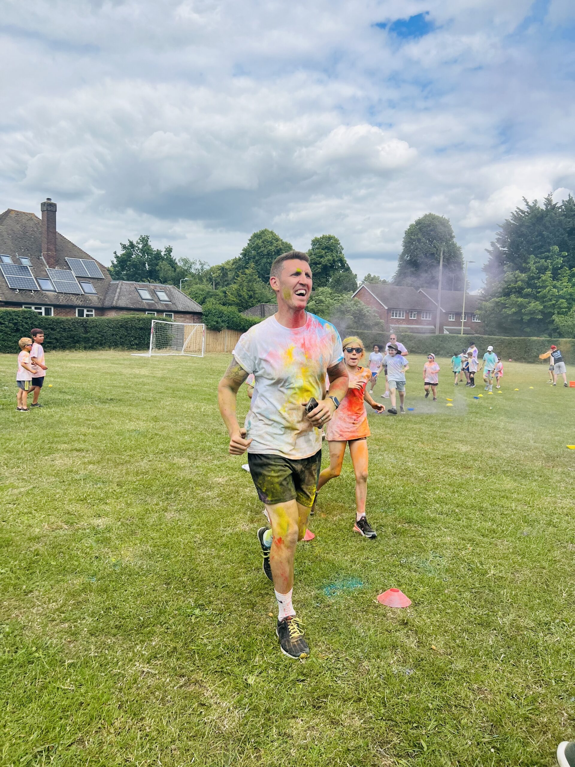 How Wood Primary School Well-Being and Colour Run Day. Photo by Andrea Wright.