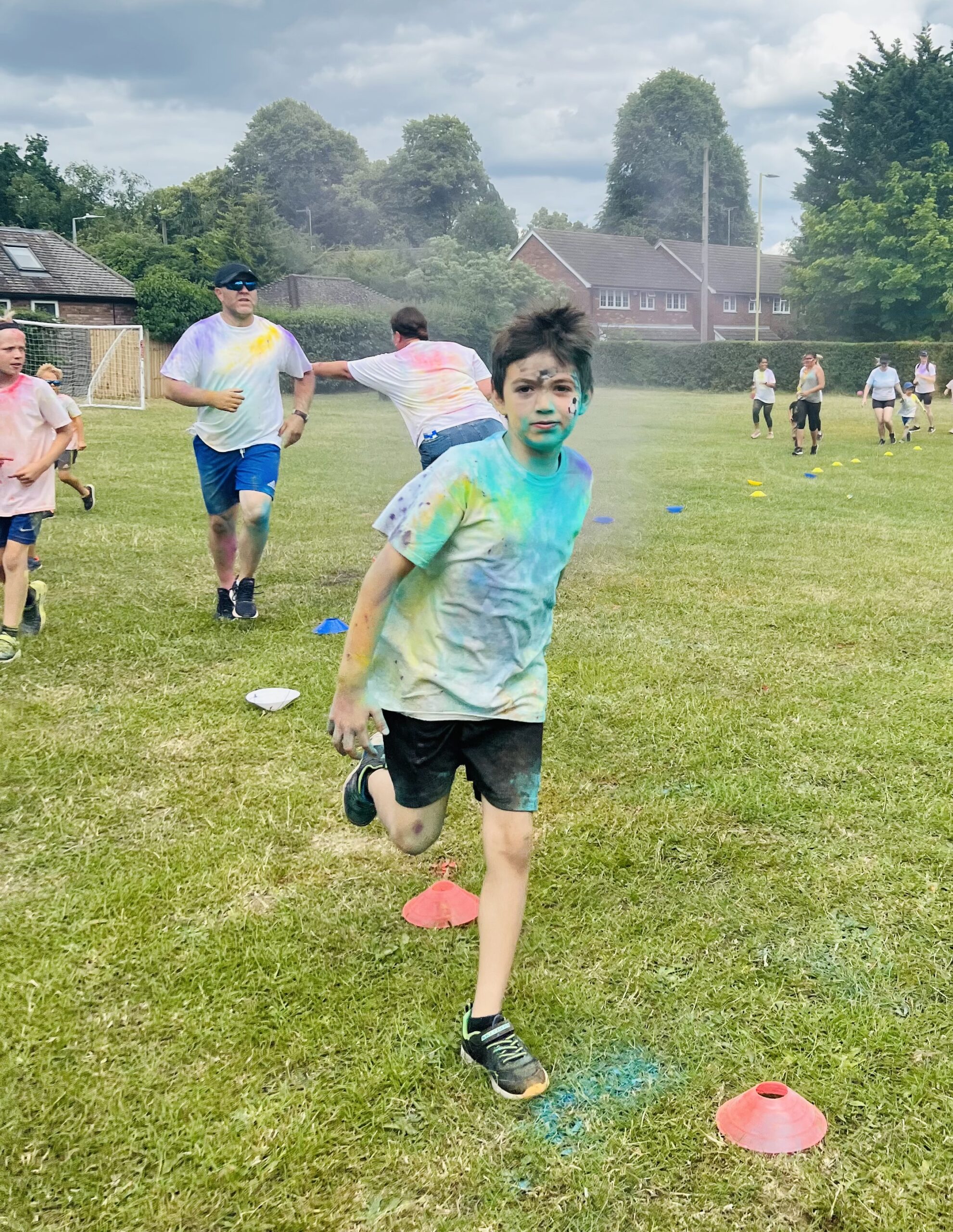 How Wood Primary School Well-Being and Colour Run Day. Photo by Andrea Wright.
