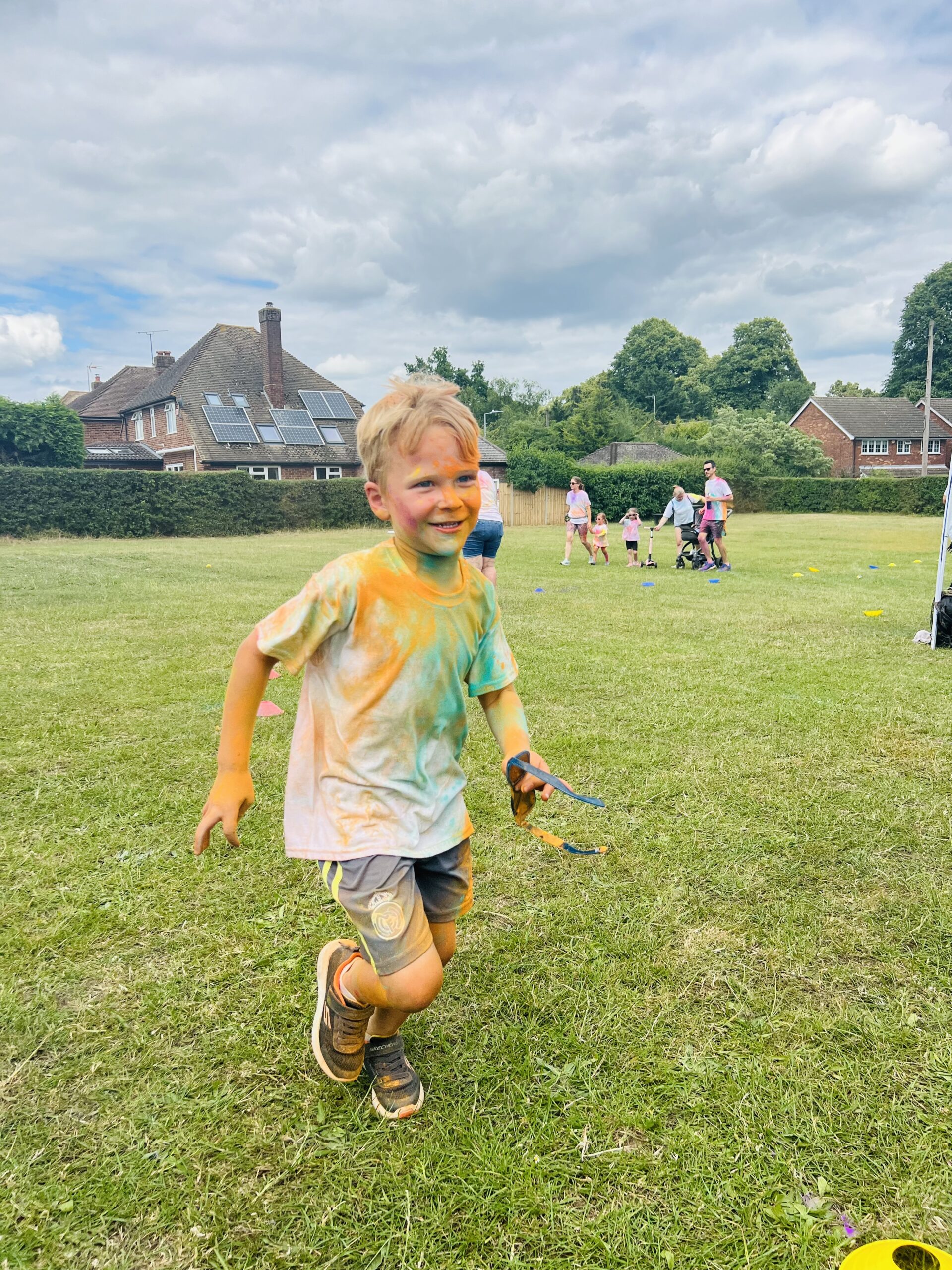 How Wood Primary School Well-Being and Colour Run Day. Photo by Andrea Wright.