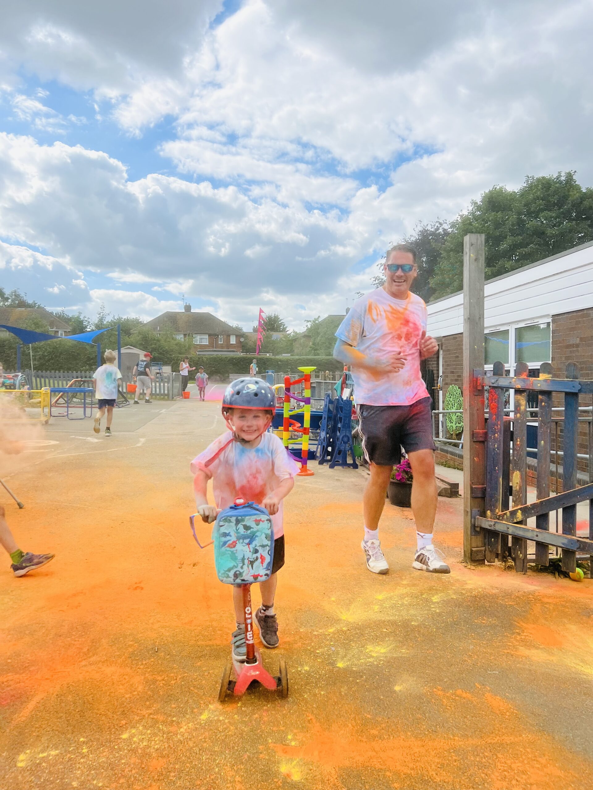 How Wood Primary School Well-Being and Colour Run Day. Photo by Andrea Wright.