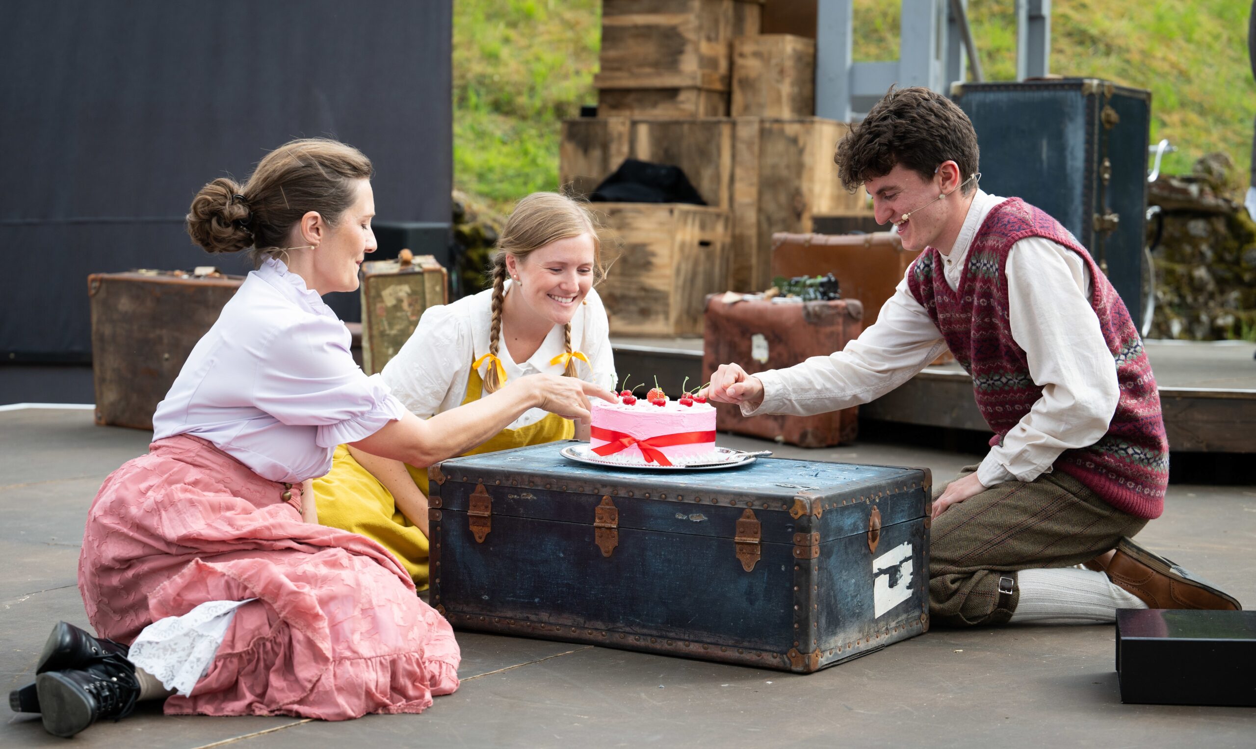 The Railway Children at St Albans Roman Theatre. Photo by Elliott Franks.