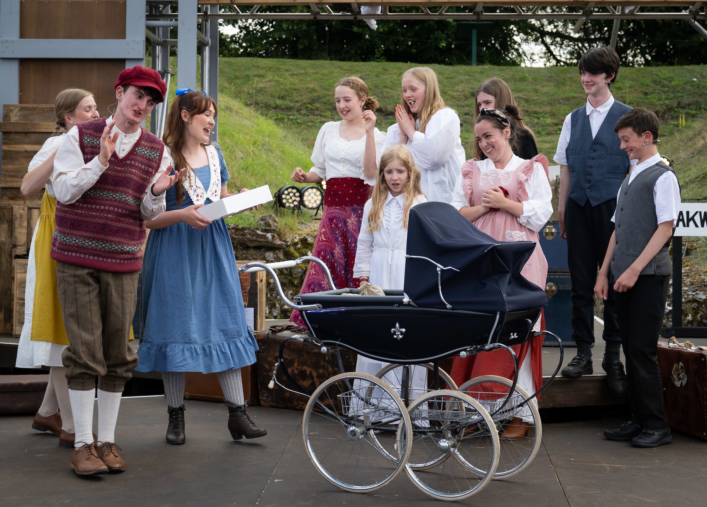 The Railway Children at St Albans Roman Theatre. Photo by Elliott Franks.