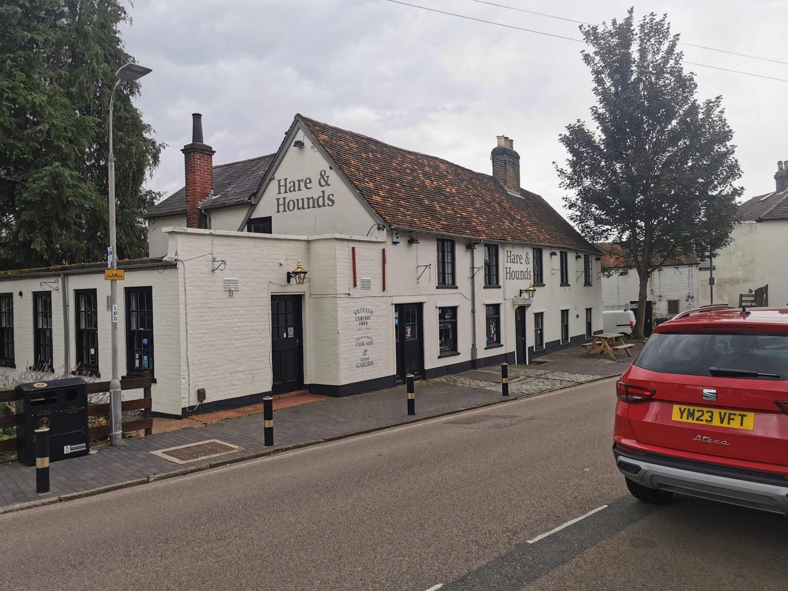 The Hare and Hounds in Sopwell Lane.