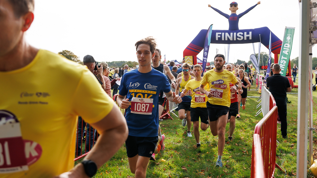 Herts 10K 2923: Photo Neil Marshment Photography.