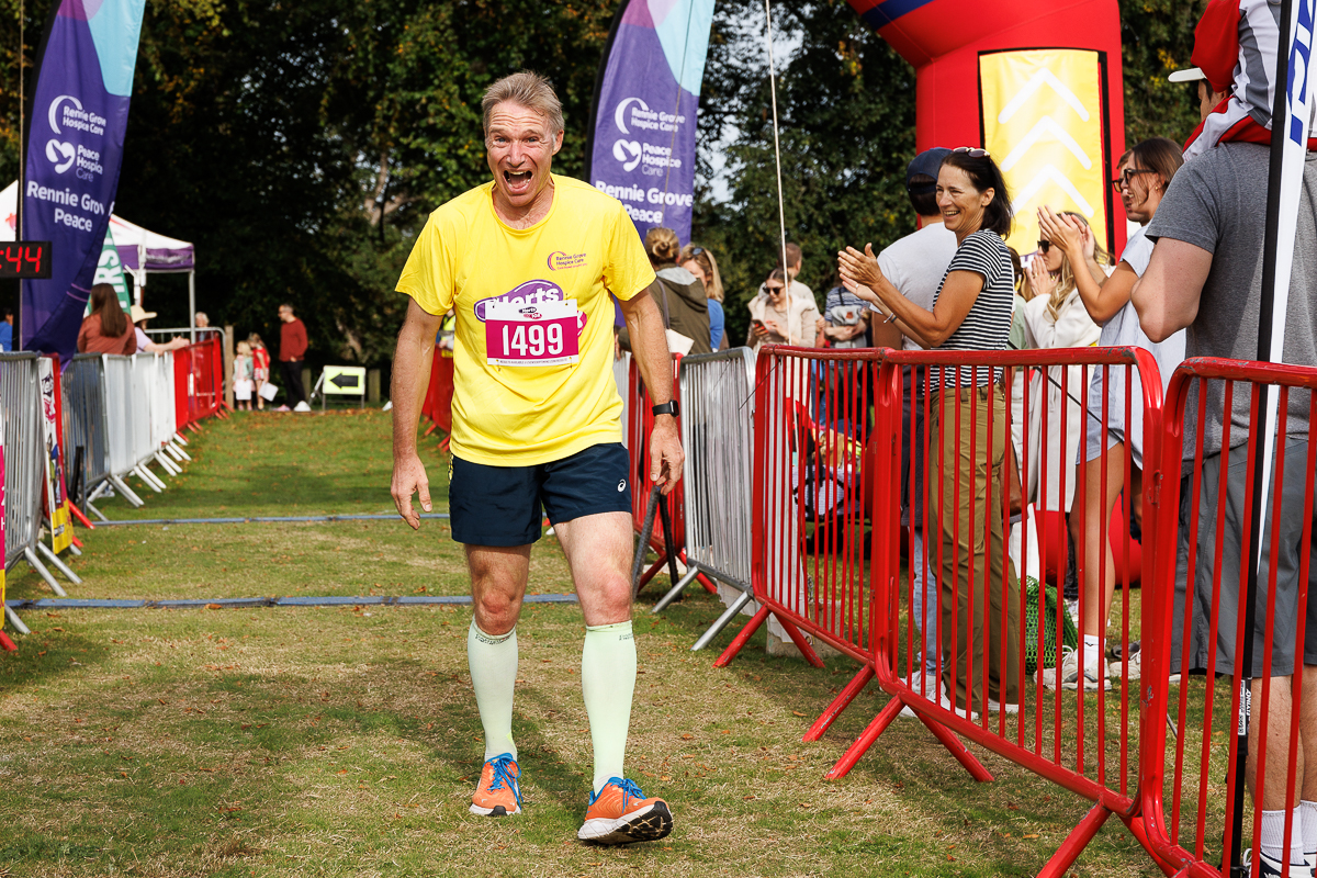 Herts 10K 2923: Photo Neil Marshment Photography.