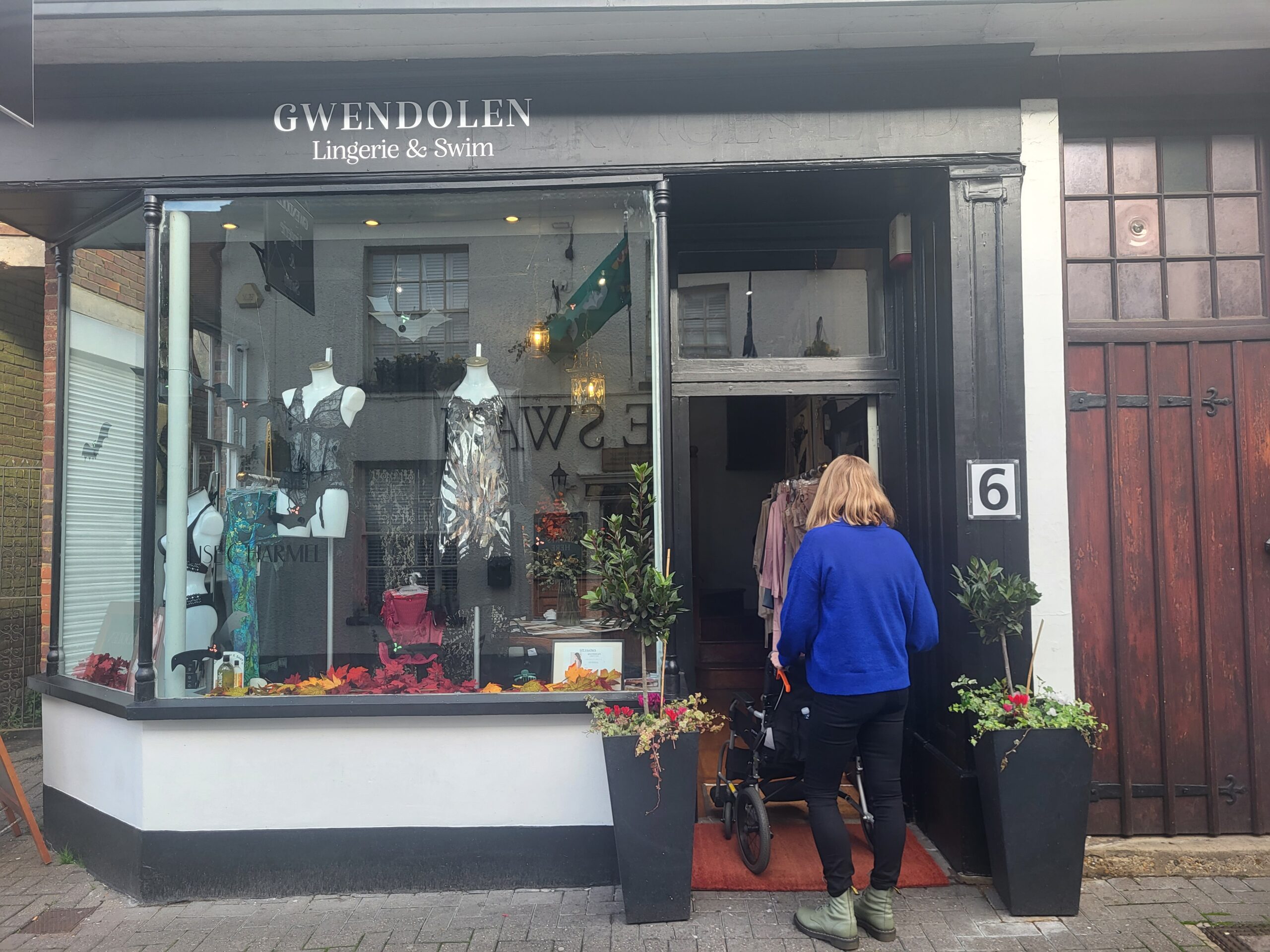 Gwendolen Lingerie & Swim has measures in place to help disabled customers.