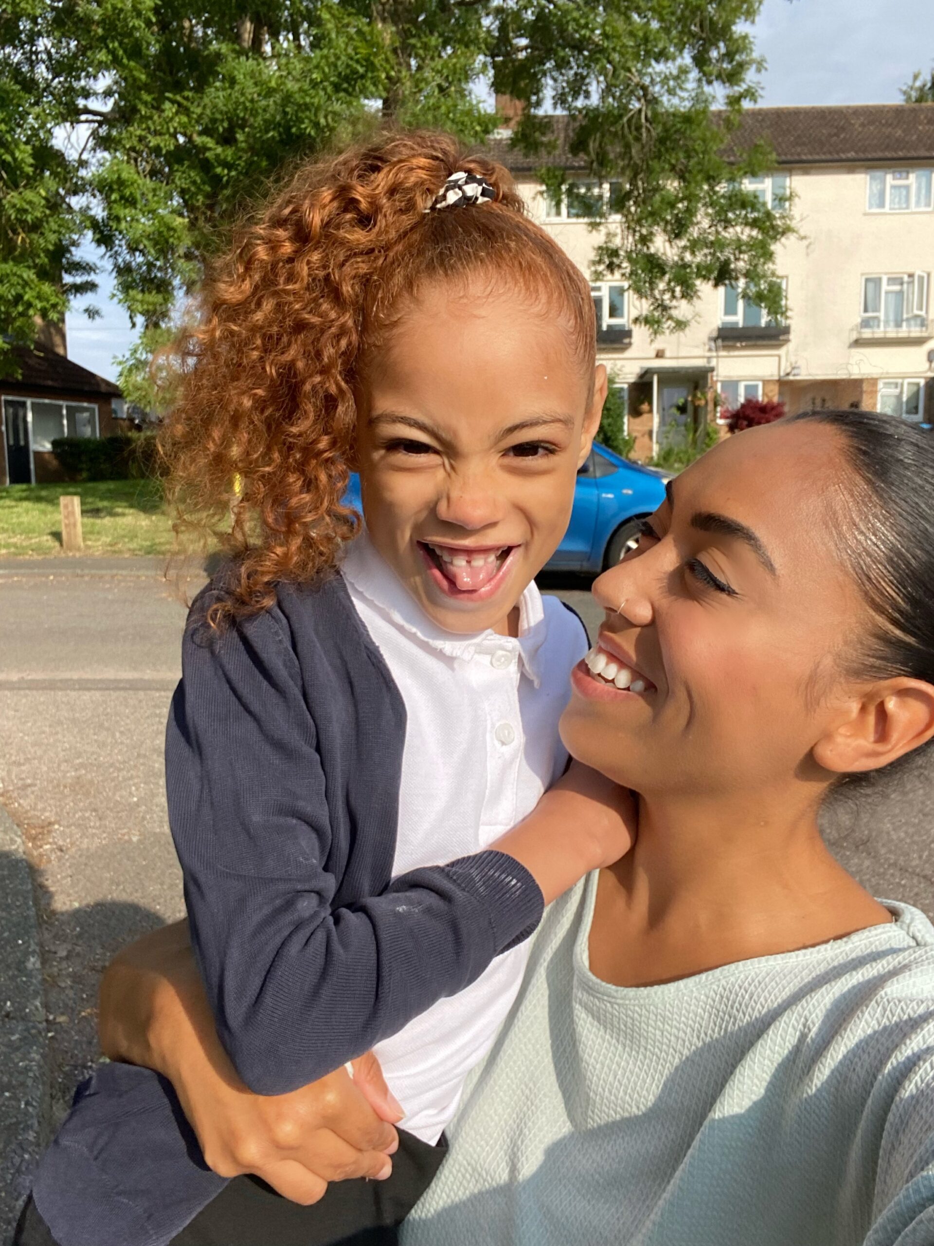 Aida and mum Sian Thomas.