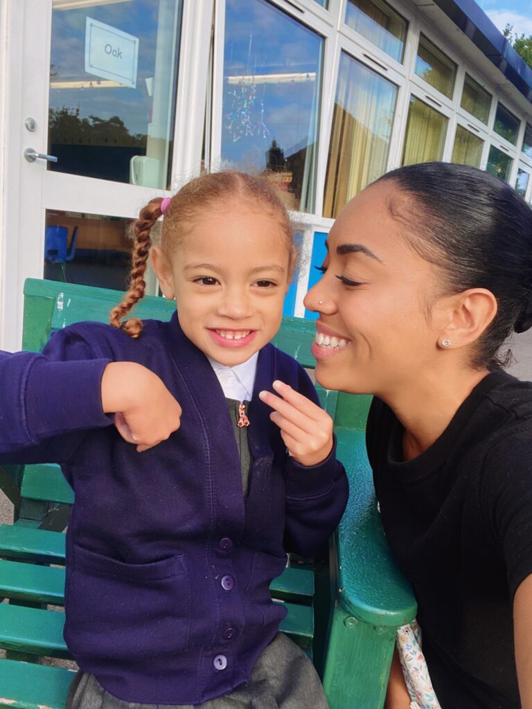 Aida and mum Sian Thomas.