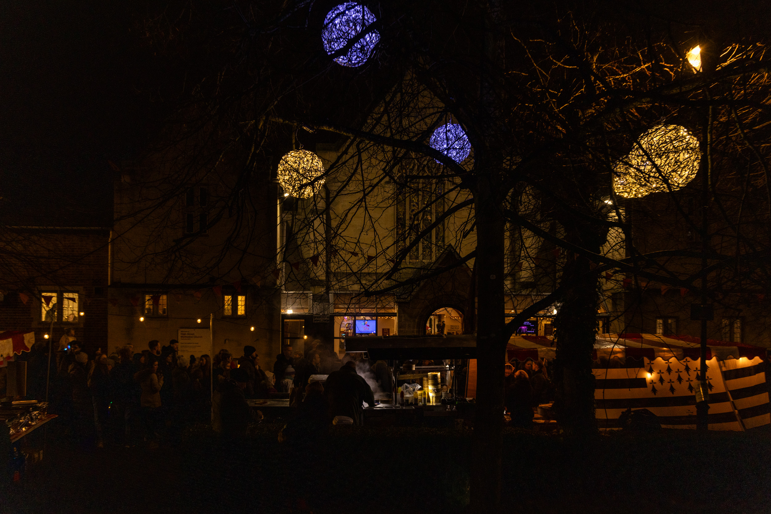 Christmas truly arrived in St Albans with thousands of people flocking to the city centre for the annual Christmas Cracker on Sunday. Among the attractions in St Peter’s Street was live music, fairground rides, a Santa’s grotto, street entertainers, a snow globe, sideshow games, street theatre and around 100 market stalls selling hot food, drinks and seasonal gifts. There will also be a guest appearance from a celebrity – CBeebies and Discovery Plus star Maddie Moate who stars as Tinkerbell in this year’s Alban Arena pantomime, The All New Adventures of Peter Pan – The Pantomime Sequel. The Christmas Cracker is organised by SADC and part-funded by the Government’s Shared Prosperity Fund. Saturday saw The Maltings Shopping Centre kick off the festivities with an appearance by the Mardi Gras Parade Band. Next Sunday will see the return of Harpenden Christmas Carnival and lights switch-on. Photos: John Andrews, Craig Shepheard and Stephanie Belton Christmas Cracker goes with a bang!