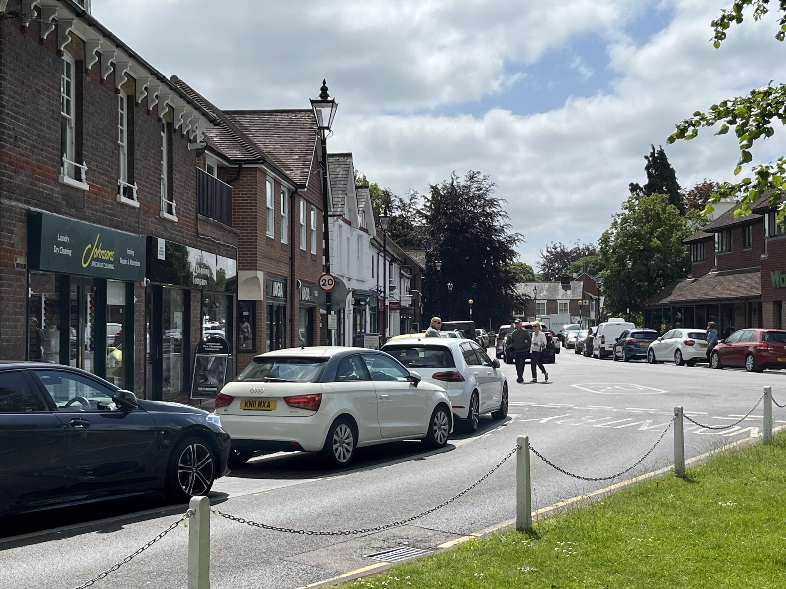 Free parking bays in Harpenden could be scrapped as part of a major review.