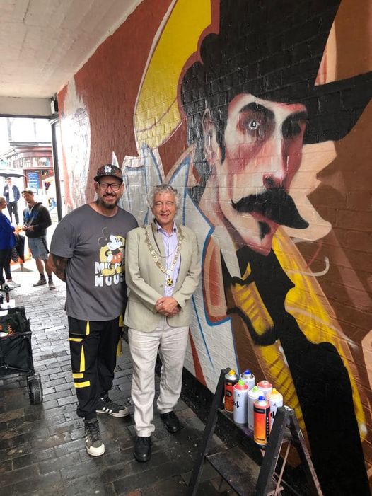 Artist Ant Steel and St Albans Mayor Cllr Anthony Rowlands in Sovereign Way.