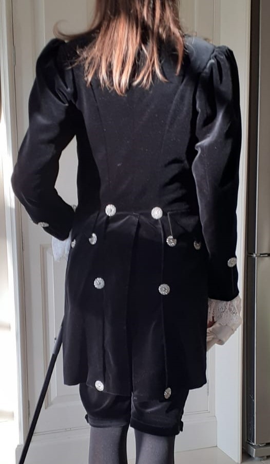 The rear of the High Sheriff's coat.