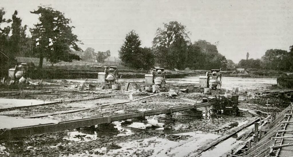 Work on the construction of Verulamium Lake.