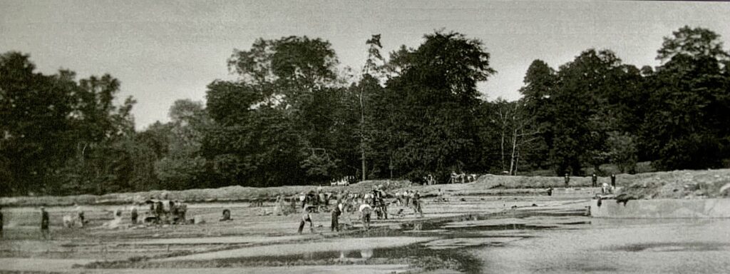 Work on the construction of Verulamium Lake.