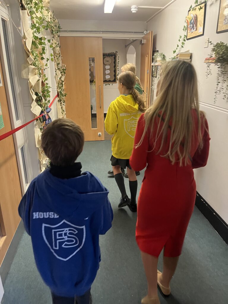 Cressida Cowell visits Fleetville Junior School.