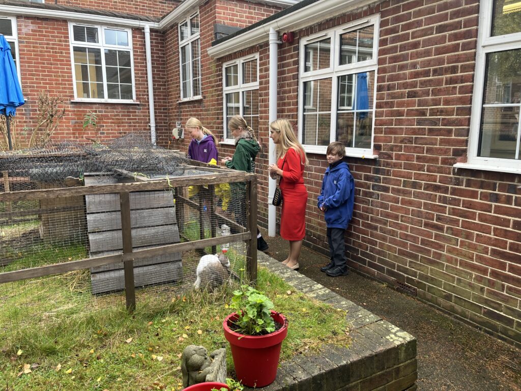 Cressida Cowell visits Fleetville Junior School.