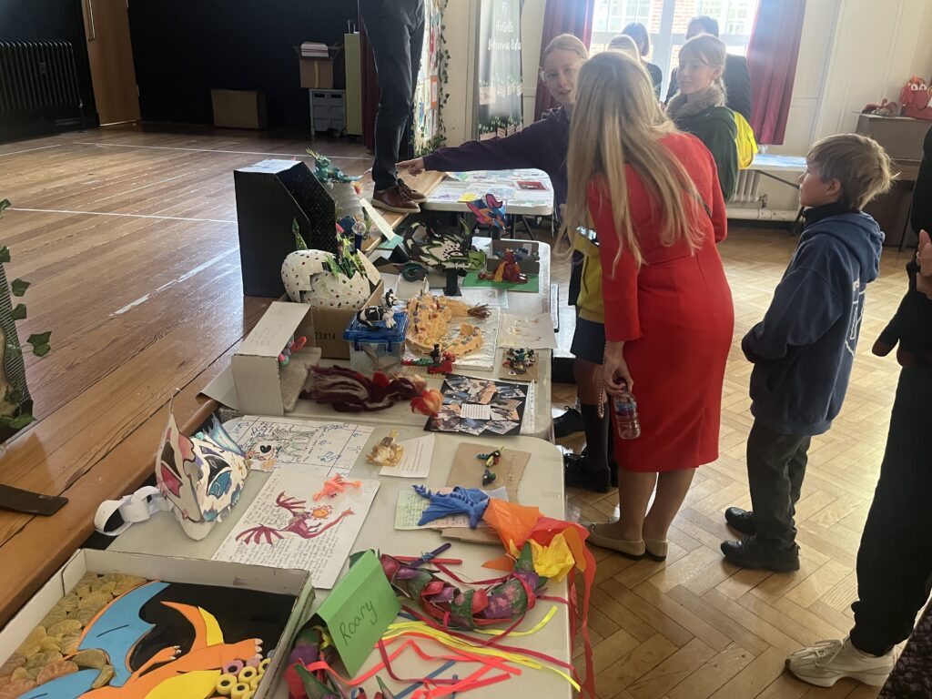 Cressida Cowell visits Fleetville Junior School.