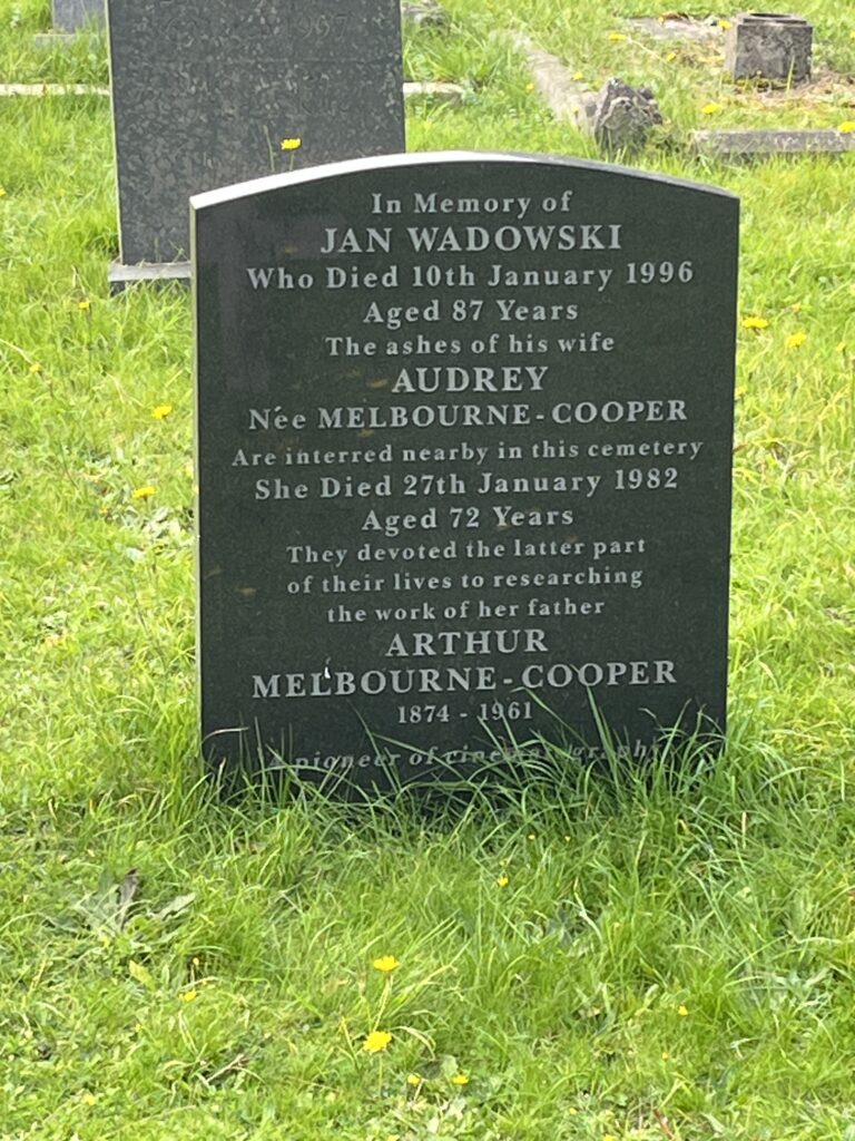 Hatfield Road Cemetery: A memorial to Jan Wadowski and his wife Audrey.