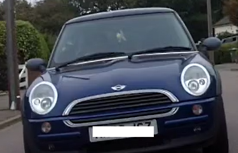 This mini was driving aggressively in New Greens.