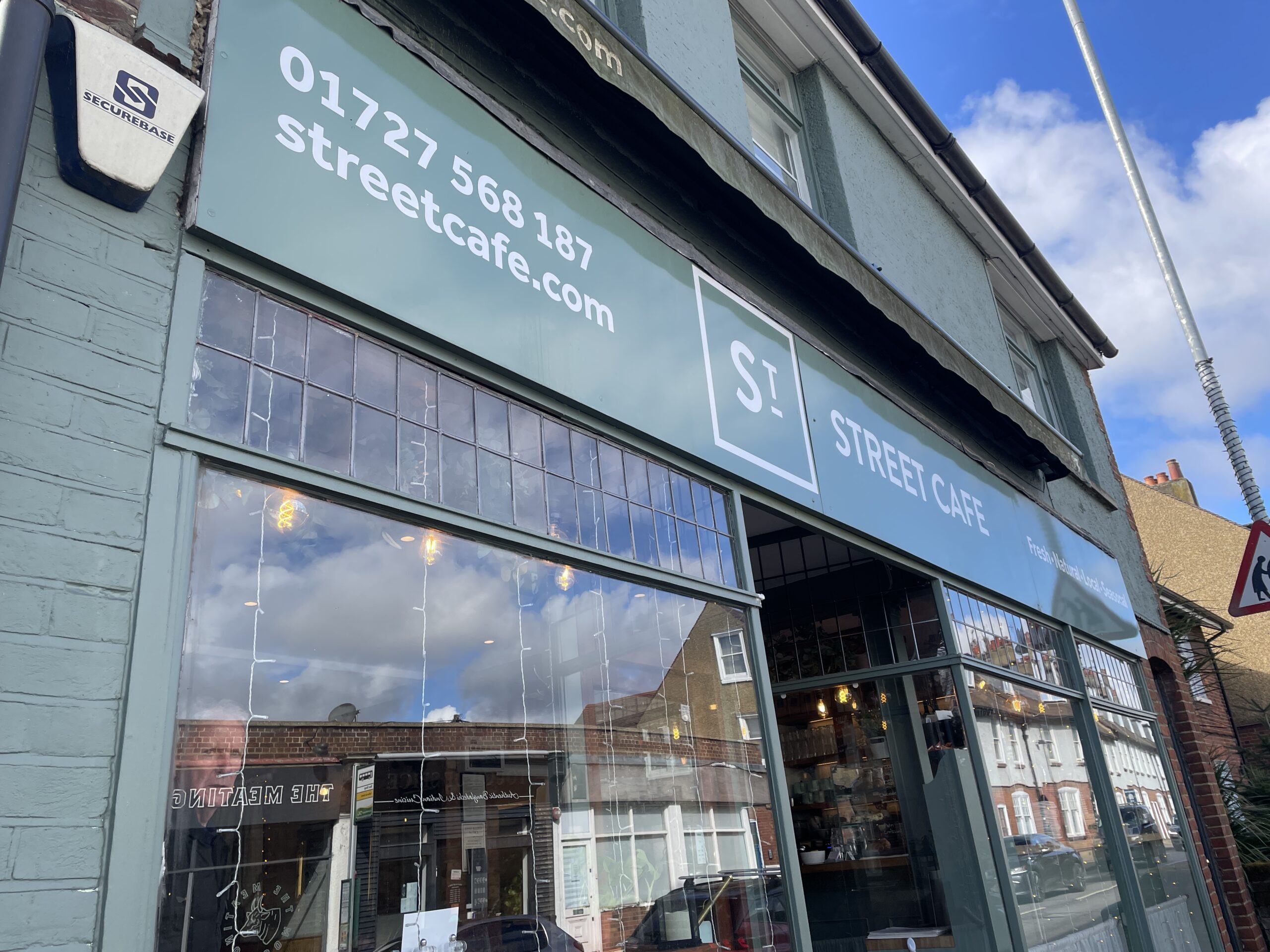 Street Café in Catherine Street