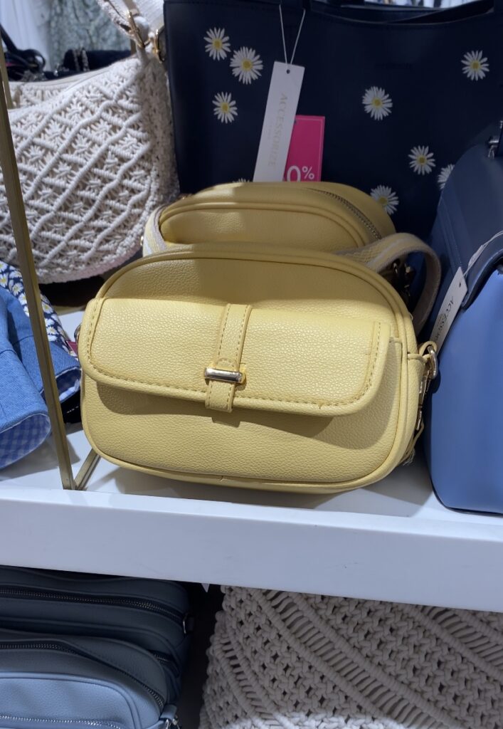 Accessorize- crossbody bag