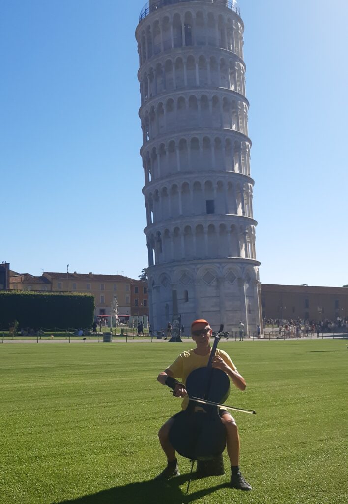 Kenneth Wilson and his cello at Pisa