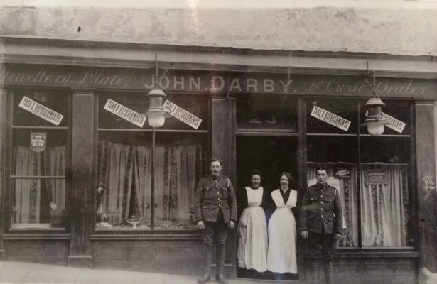 Darby’s at 23 Holywell Hill at the turn of the 20th century.