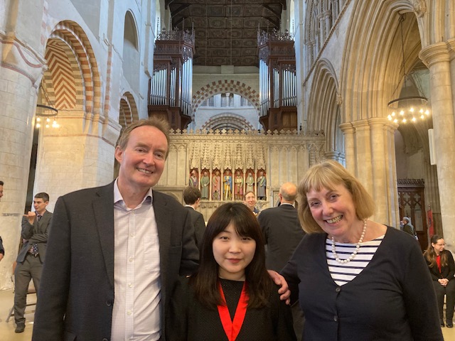 Sue and Philip Vaughan with Sunkyung Noh, the winner of the 2023 competition.