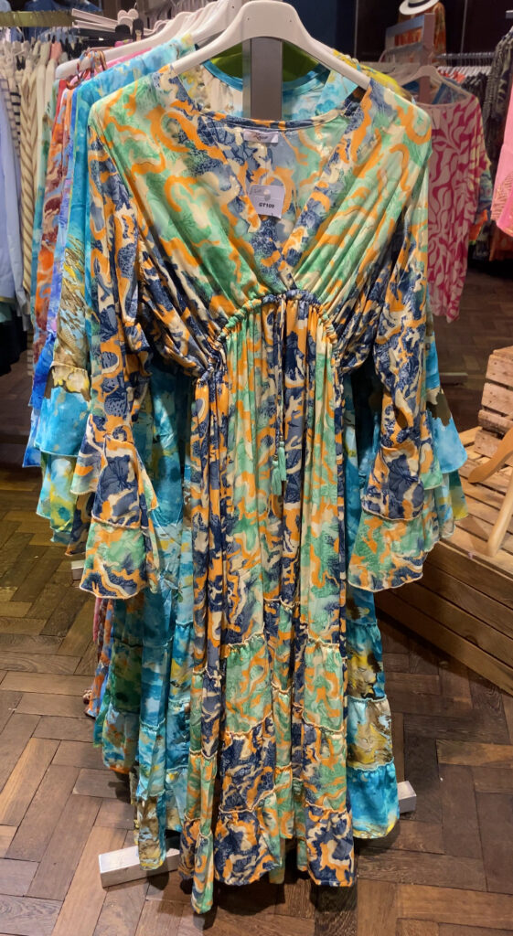 Flared sleeve patterned dress – Peony