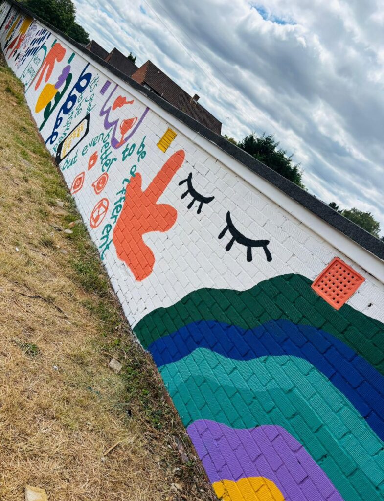 A new mural has been created by Samuel Ryder Academy students in London Colney.