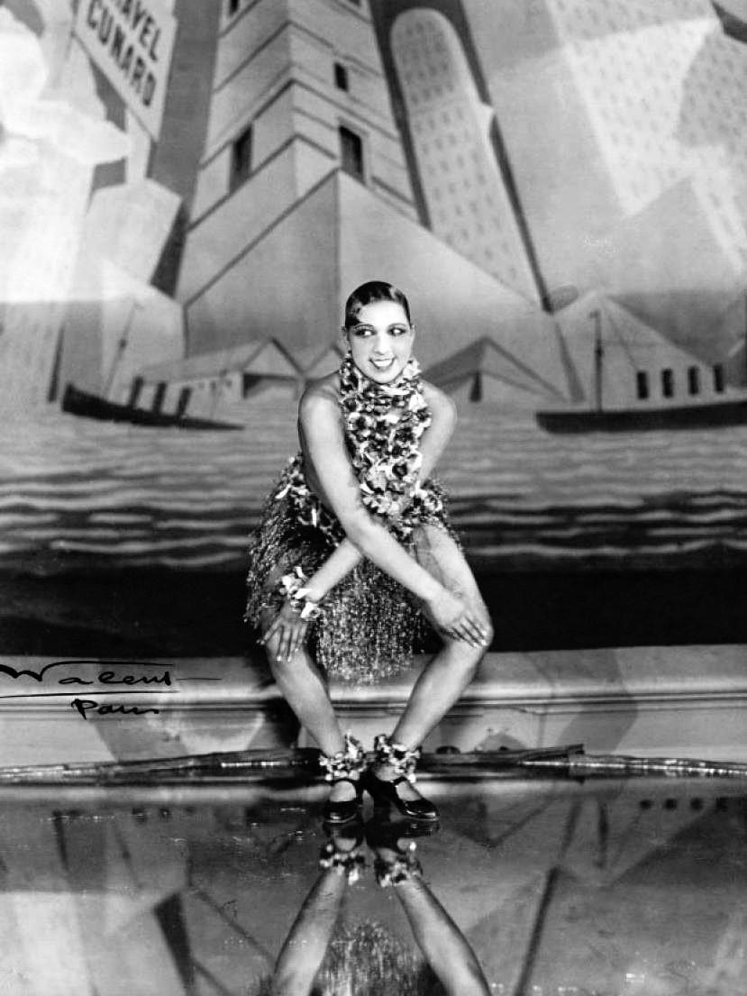 Josephine Baker doing the Charleston dance. Folies Bergère. 1926