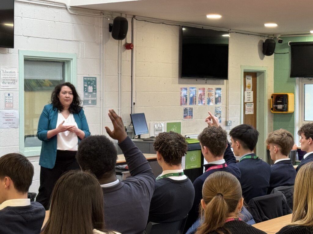 Victoria talking to pupils about Safer Screens.