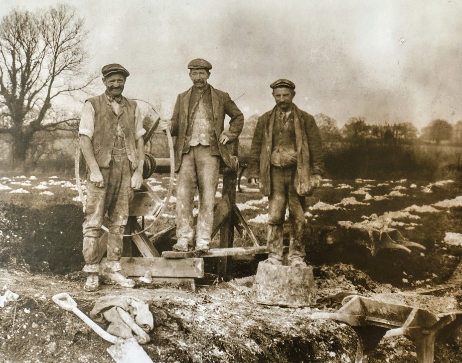 Chalk spreaders, Rothamsted - 1913