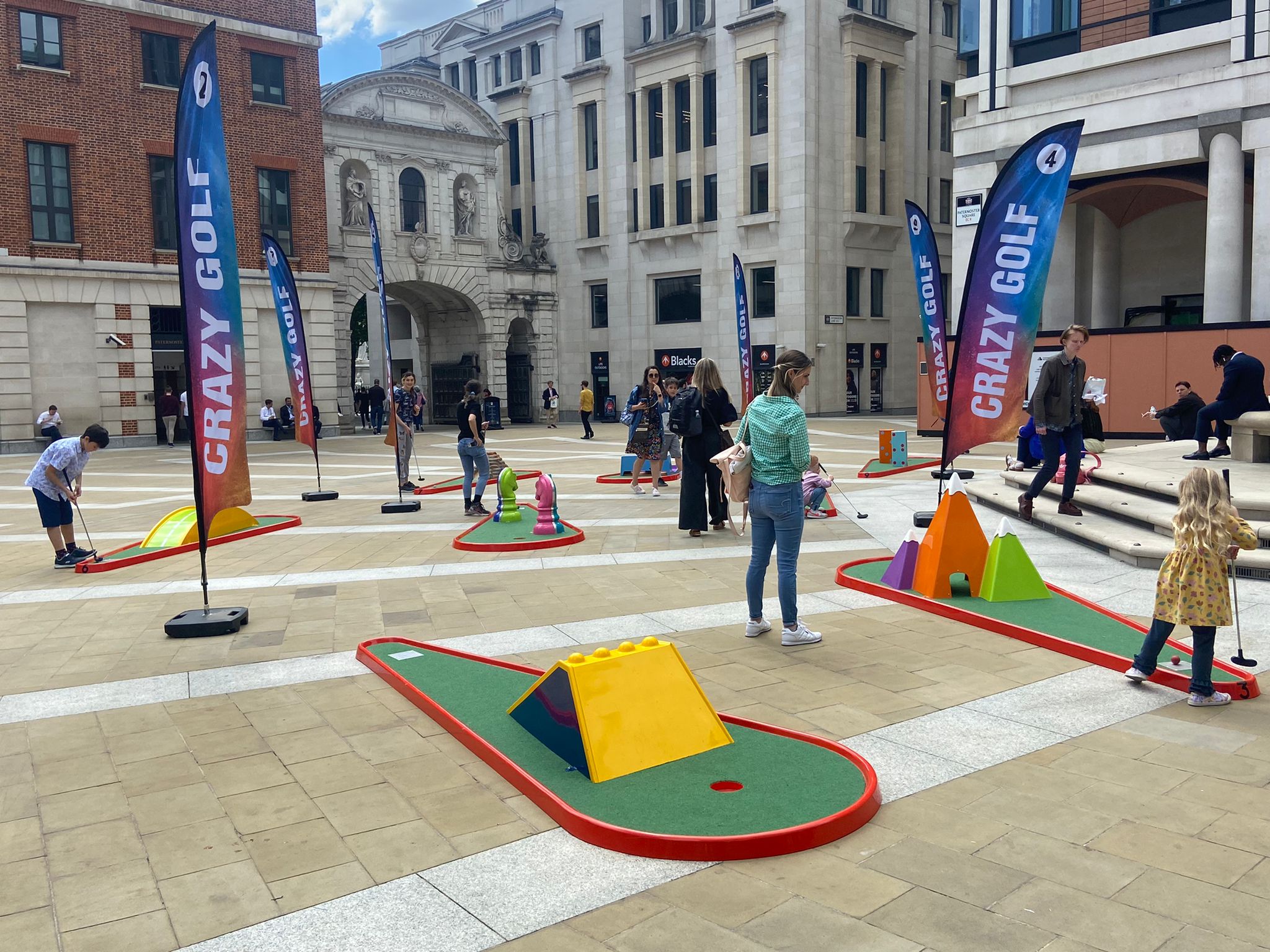 A pop-up crazy golf course similar to the one which will be in St Albans.
