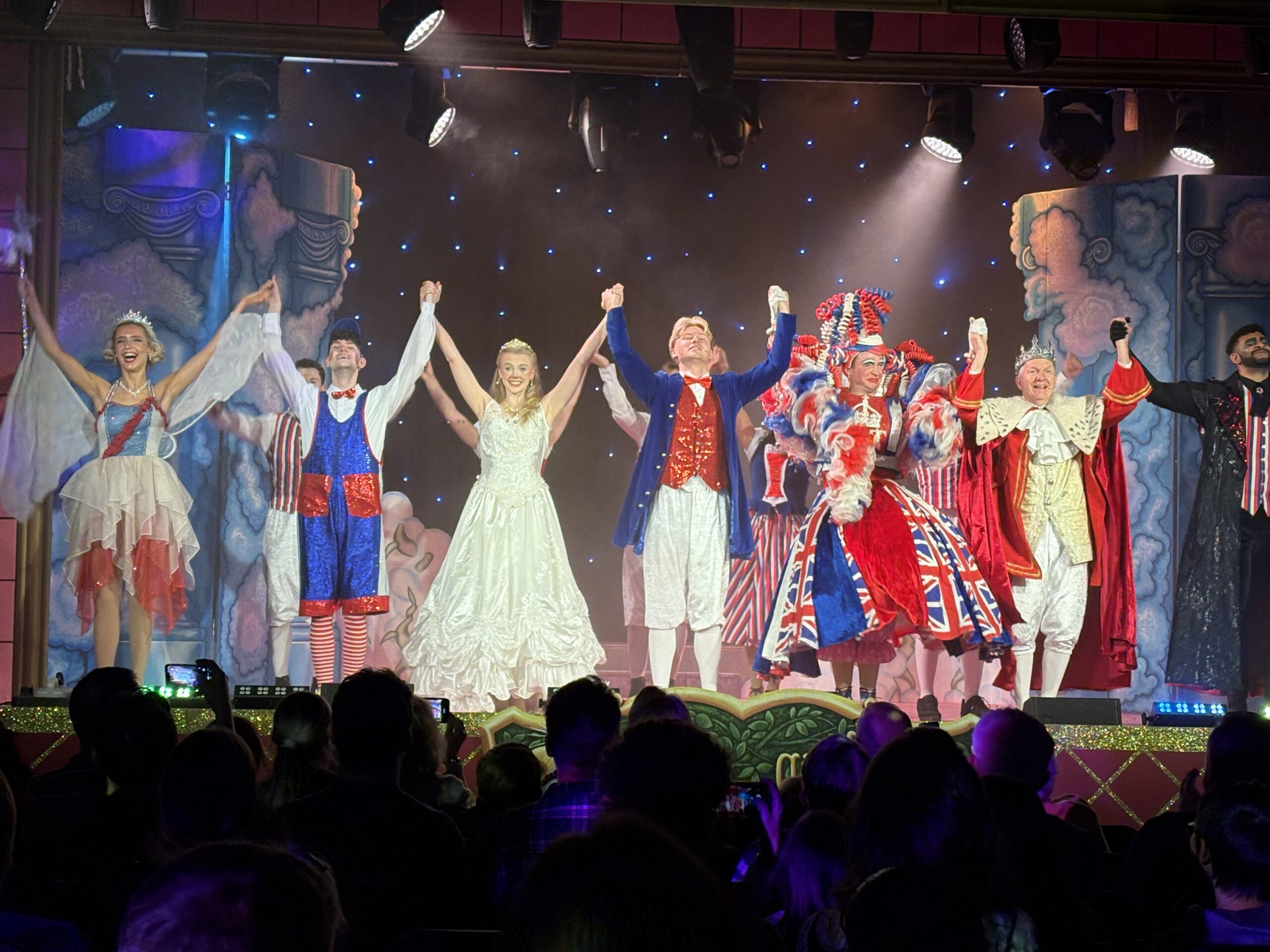 The cast take their bows.