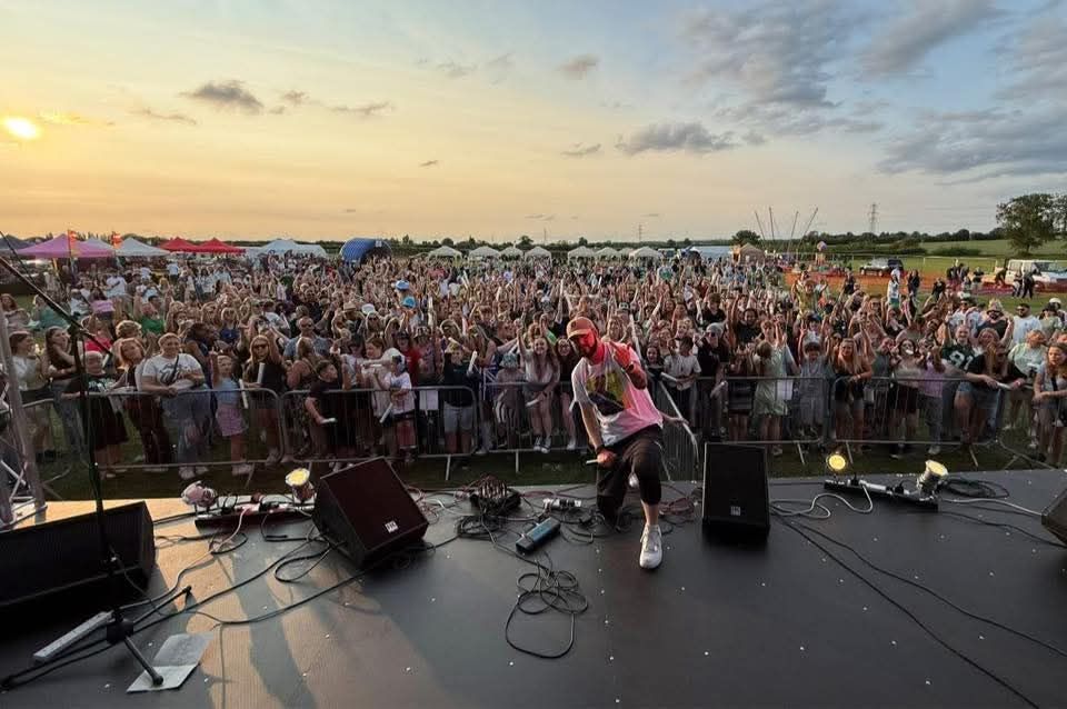 Eminem tribute act at Totally '90s Festival.