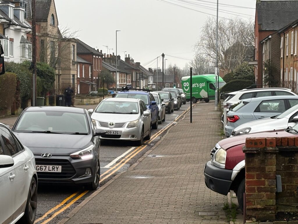 Queuing cars in Lattimore Road.