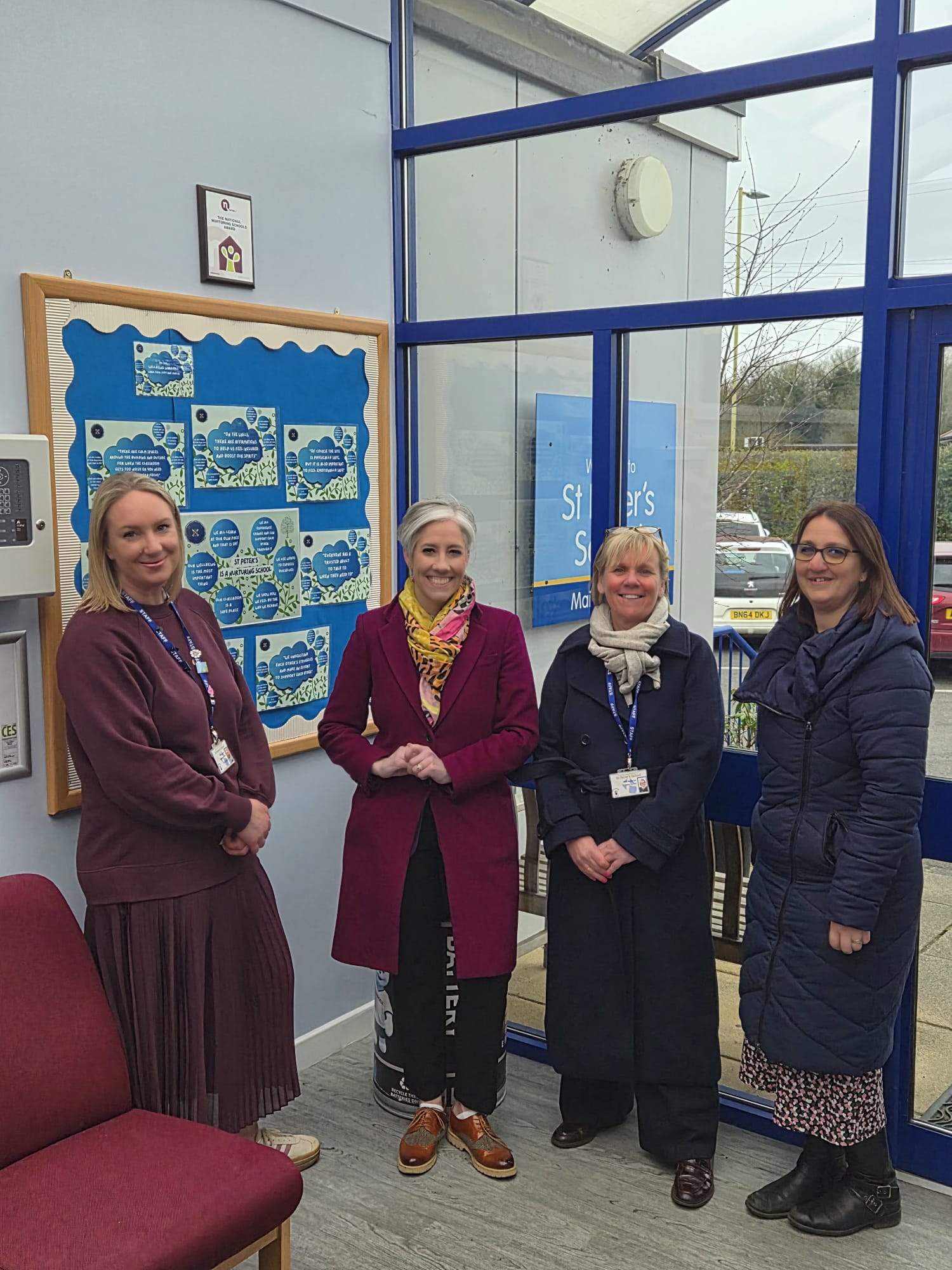 Daisy Cooper MP visits St Peter's School in St Albans