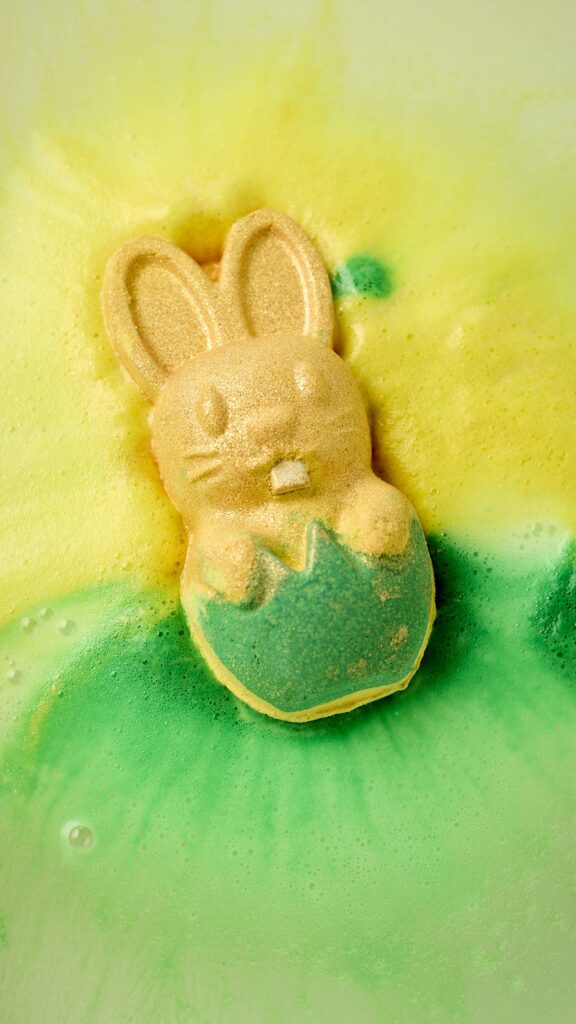 Lush bath bomb