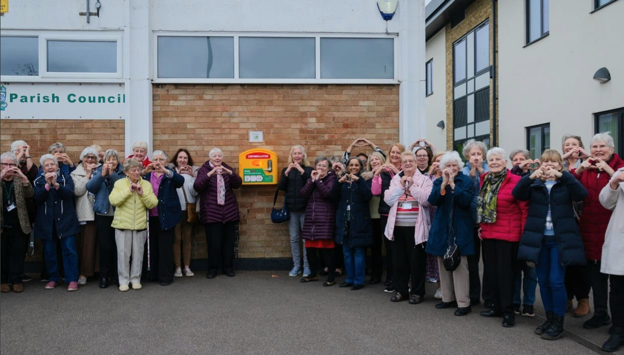 A defibrillator has been installed by London Colney Women’s Institute outside the Caledon Community Centre
