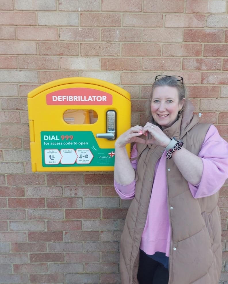 A defibrillator has been installed by London Colney Women’s Institute outside the Caledon Community Centre