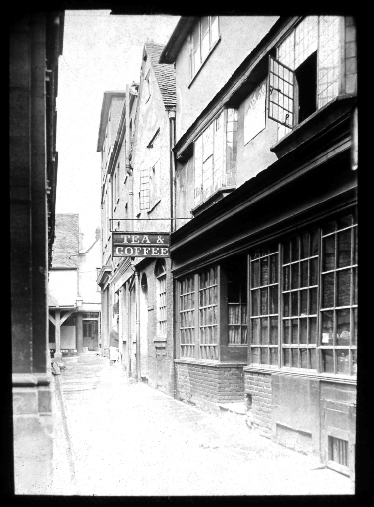 Pudding Lane leading to Lamb Alley at the turn of the 20th century, photo courtesy St Albans Museums.