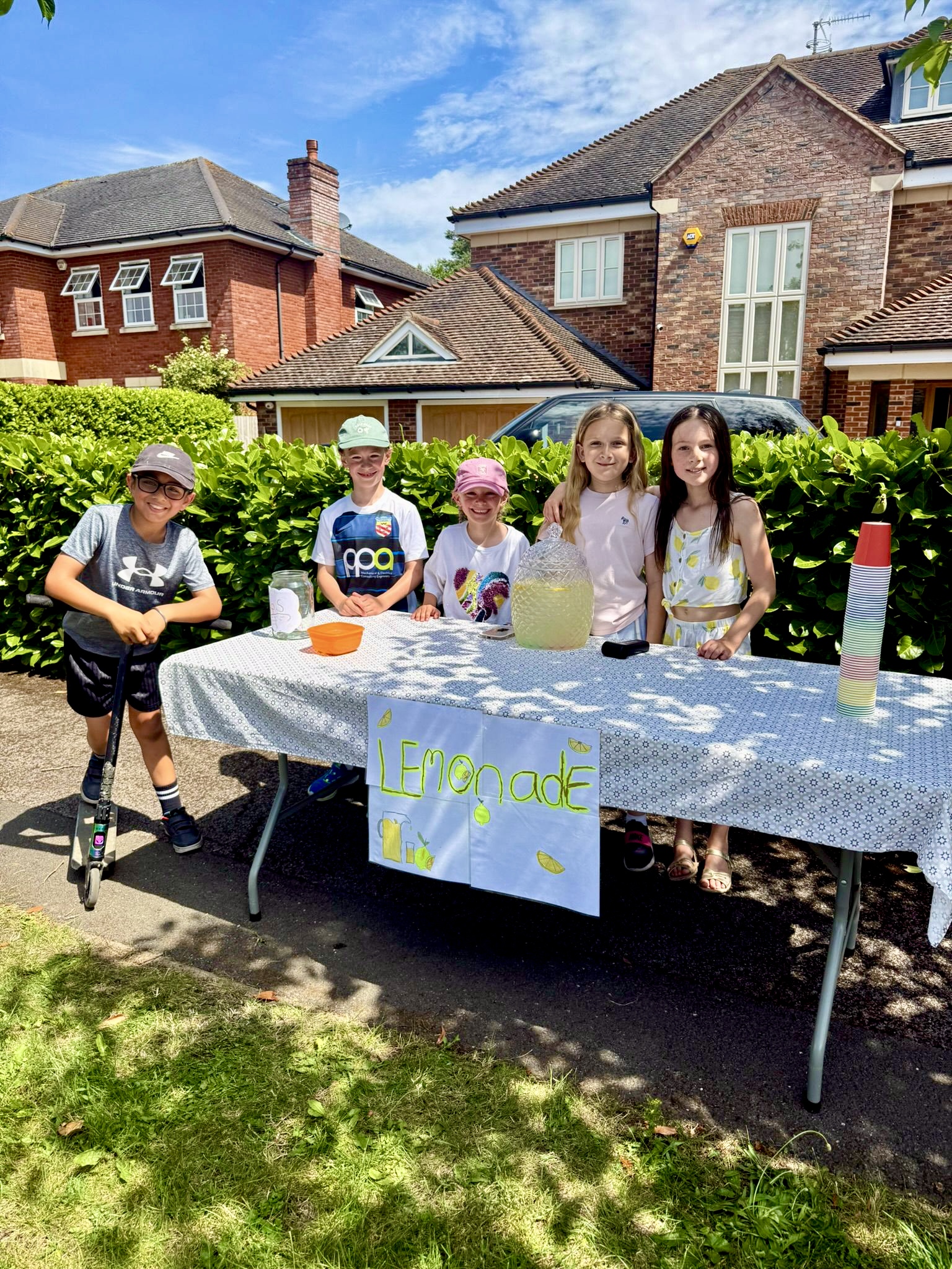 With the nation in the midst of a heatwave, an enterprising group of Harpenden youngsters saw an opportunity – to raise money for Children In Need.