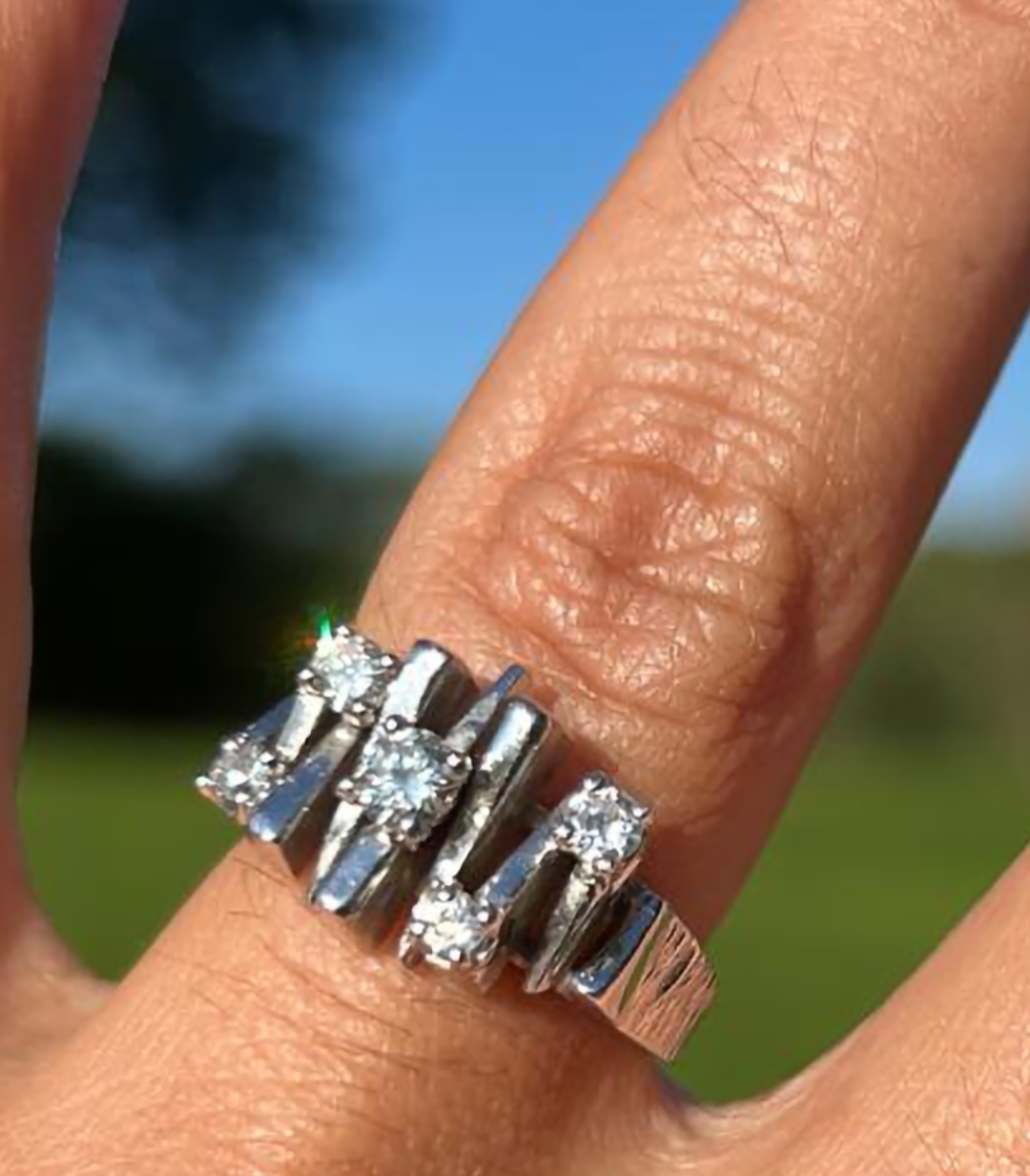 Nadya's missing engagement ring