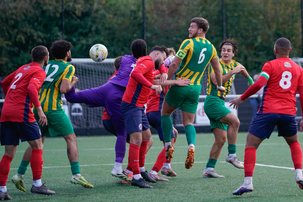 Harpenden Town vs Everett Rovers