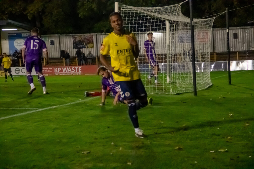 SACFC vs Hitchin. Photo: Jim Standen